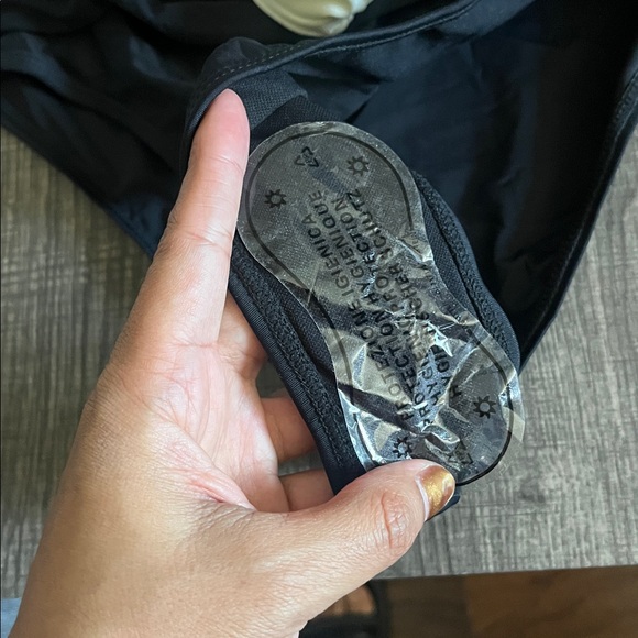 Black open front bikini with Roses - Picture 4 of 11